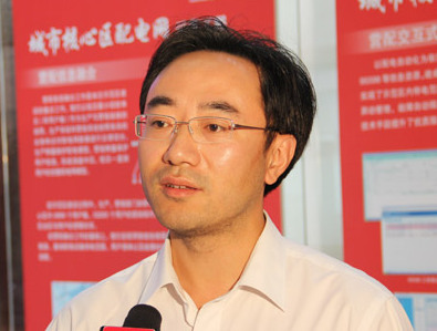 天津城南供電分公司運(yùn)維檢修部副主任周仁接受人民網(wǎng)天津視窗采訪。（攝影：崔新耀）