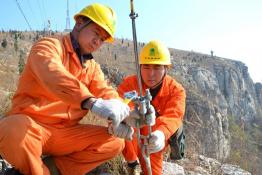 山東棗莊供電公司加強(qiáng)安全管理確保十八大保用電