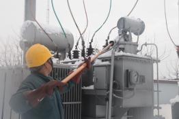 迎戰(zhàn)暴雪保供電