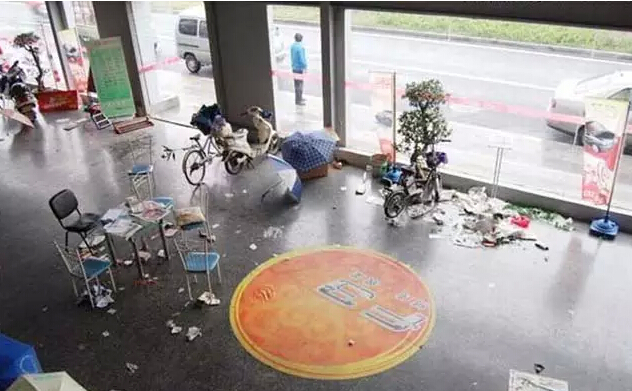 移動(dòng)互聯(lián)網(wǎng)正在顛覆汽車行業(yè)