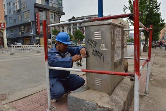 昭通供電局“抗戰(zhàn)勝利70周年紀(jì)念活動(dòng)”與抗洪保電工作兩不誤 