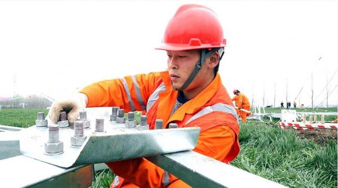 灌云厲蕩-灌南李集220千伏線路工程進(jìn)入全面組塔施工階段