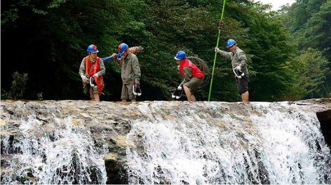 湖北神農架：農網(wǎng)改造進林區(qū) 電亮深山致富路
