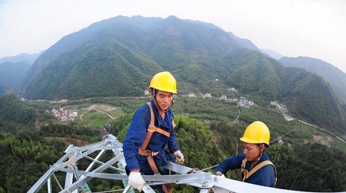 加緊建設(shè)安徽寧國至黃山吳川變電站220千伏輸電線路