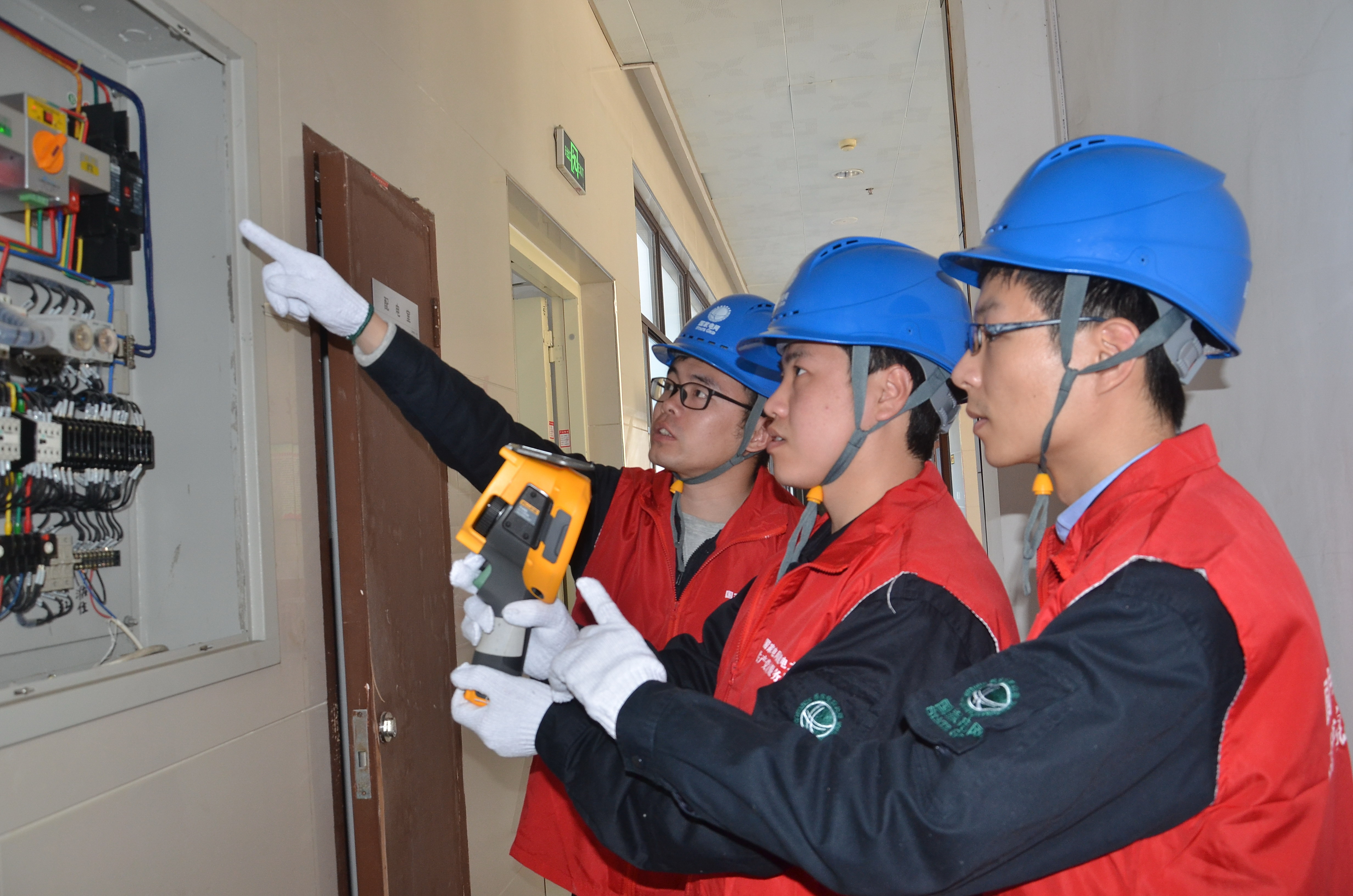 福州供電弘揚(yáng)雷鋒精神開展志愿服務(wù)