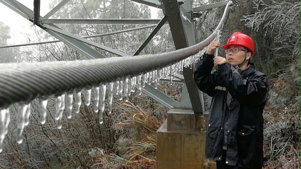 安徽電力全力應(yīng)對新一輪強降雪來襲保供電