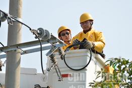 福州供電：帶電作業(yè)護(hù)民生