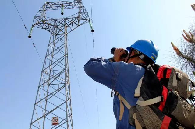 聽說(shuō)最近輸電線路和鐵塔“火”啦！