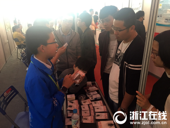 為南極設(shè)計風(fēng)力發(fā)電機 用PCV管材制作水下機器人百名學(xué)霸云集浙江省青少年科技創(chuàng)新大賽