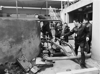 嘉興一家印染廠私設(shè)兩路暗管，企業(yè)負(fù)責(zé)人指使操作人員干擾在線監(jiān)控