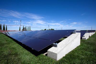 專家呼吁光伏企業(yè)要轉(zhuǎn)向推進(jìn)技術(shù)進(jìn)步