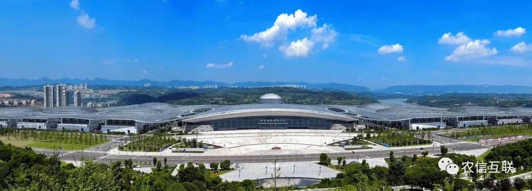 當(dāng)前，互聯(lián)網(wǎng)技術(shù)正在加速向農(nóng)業(yè)農(nóng)村延伸和滲透，在農(nóng)業(yè)技術(shù)推廣、市場(chǎng)信息服務(wù)、農(nóng)業(yè)農(nóng)村電子商務(wù)、精準(zhǔn)脫貧等方面已經(jīng)取得了顯