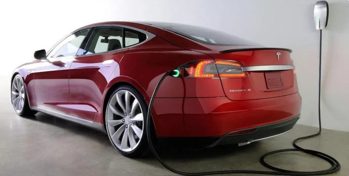 關(guān)稅下調(diào)公告不到 3 小時，特斯拉全線調(diào)價更新完畢