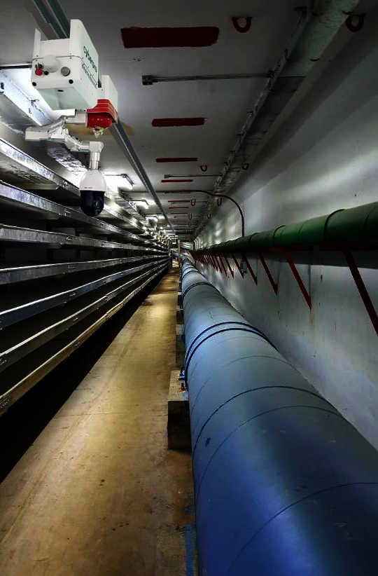 “電力智能” 特種機(jī)器人給變電站裝上“千里眼”