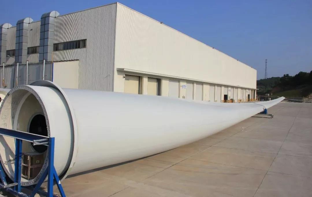 72米長、LCOE最低！國內(nèi)首款海陸兩用風(fēng)電葉片成功下線