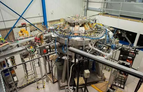英國(guó)核聚變反應(yīng)堆創(chuàng)下1500萬(wàn)攝氏度紀(jì)錄 比太陽(yáng)核心溫度還要高