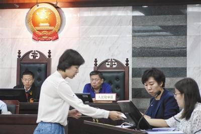 美國(guó)特斯拉電動(dòng)車怎么安全沖出重圍？