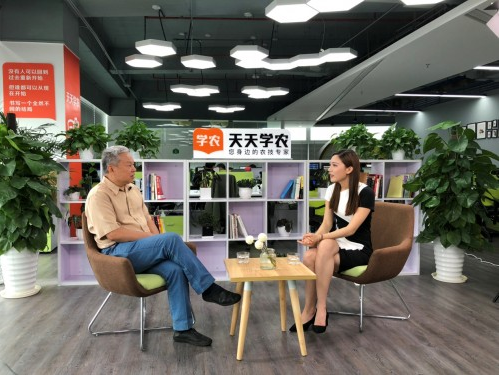 響應總理號召，天天學農(nóng)用手機“新農(nóng)具”助力鄉(xiāng)村振興