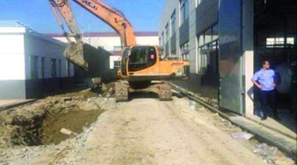 常州一工業(yè)園填埋化工廢料被舉報(bào)，相關(guān)嫌疑人已刑拘審查