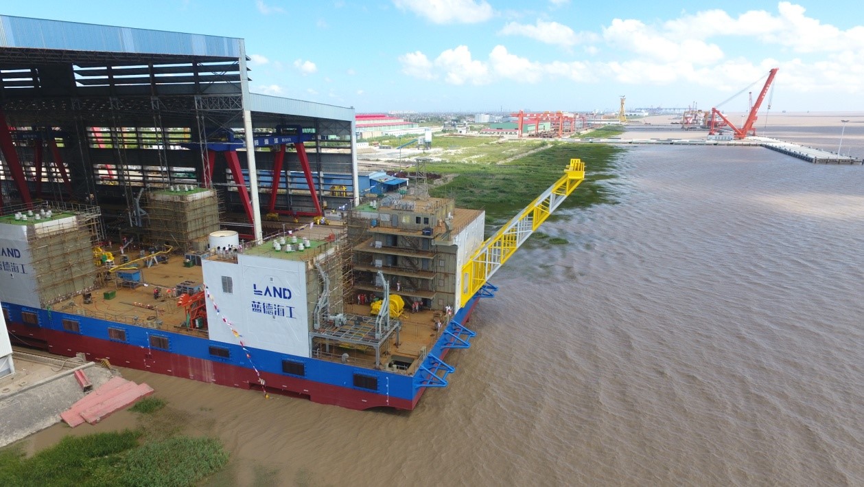 “華電穩(wěn)強”自升式海上風電作業(yè)平臺成功下水