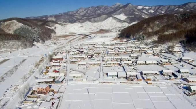 遼寧清原抽水蓄能電站（在建）  遼寧清原抽水蓄能電站是目前國內(nèi)抽水蓄能行業(yè)第一大EPC項(xiàng)目，被列入新一輪東北振興139個(gè)重點(diǎn)項(xiàng)目。