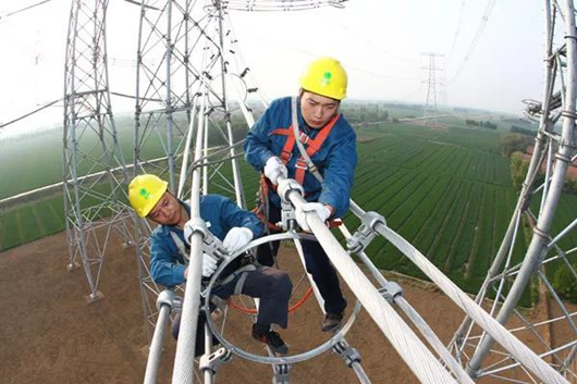 中央紀(jì)委國家監(jiān)委網(wǎng)站首頁刊發(fā)長篇通訊《特高壓：打造電力輸送“超級動(dòng)脈”》